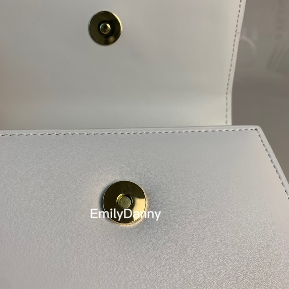 JACQUEMUS Le Chiquito moyen leather handbag - Picture 7 of 14